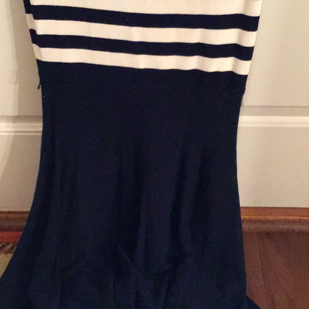 Dress - Picture 6 of 6